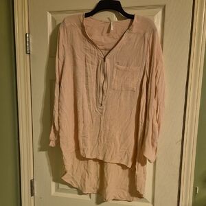 Women's Light Pink V-Neck Top